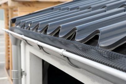 RIANET tagrendenet inkl. 12 clips, 160 x 6000 mm. Sort